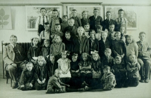 F553 Foto Chr. school Het Hoge 1929